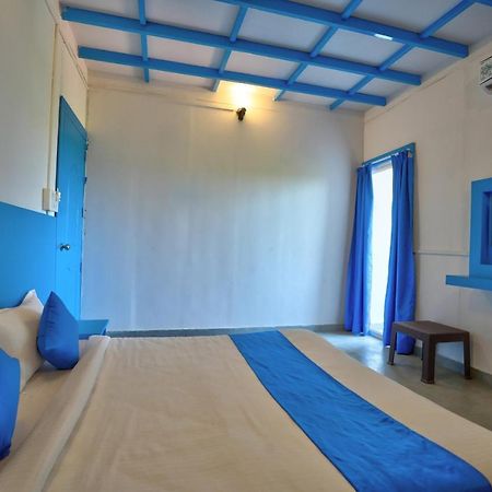 Mandrem Retreat Beach Resort Олд-Гоа Екстер'єр фото
