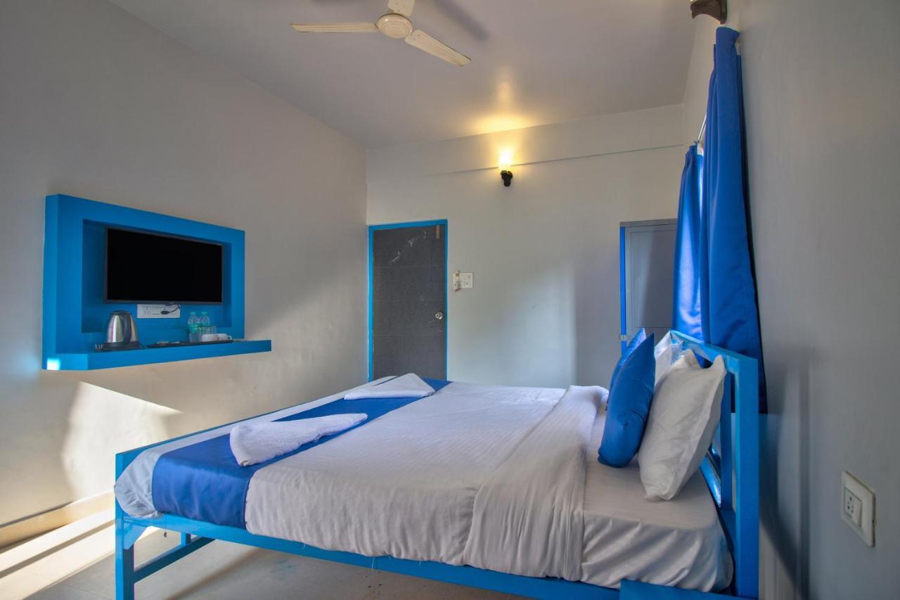 Mandrem Retreat Beach Resort Олд-Гоа Екстер'єр фото