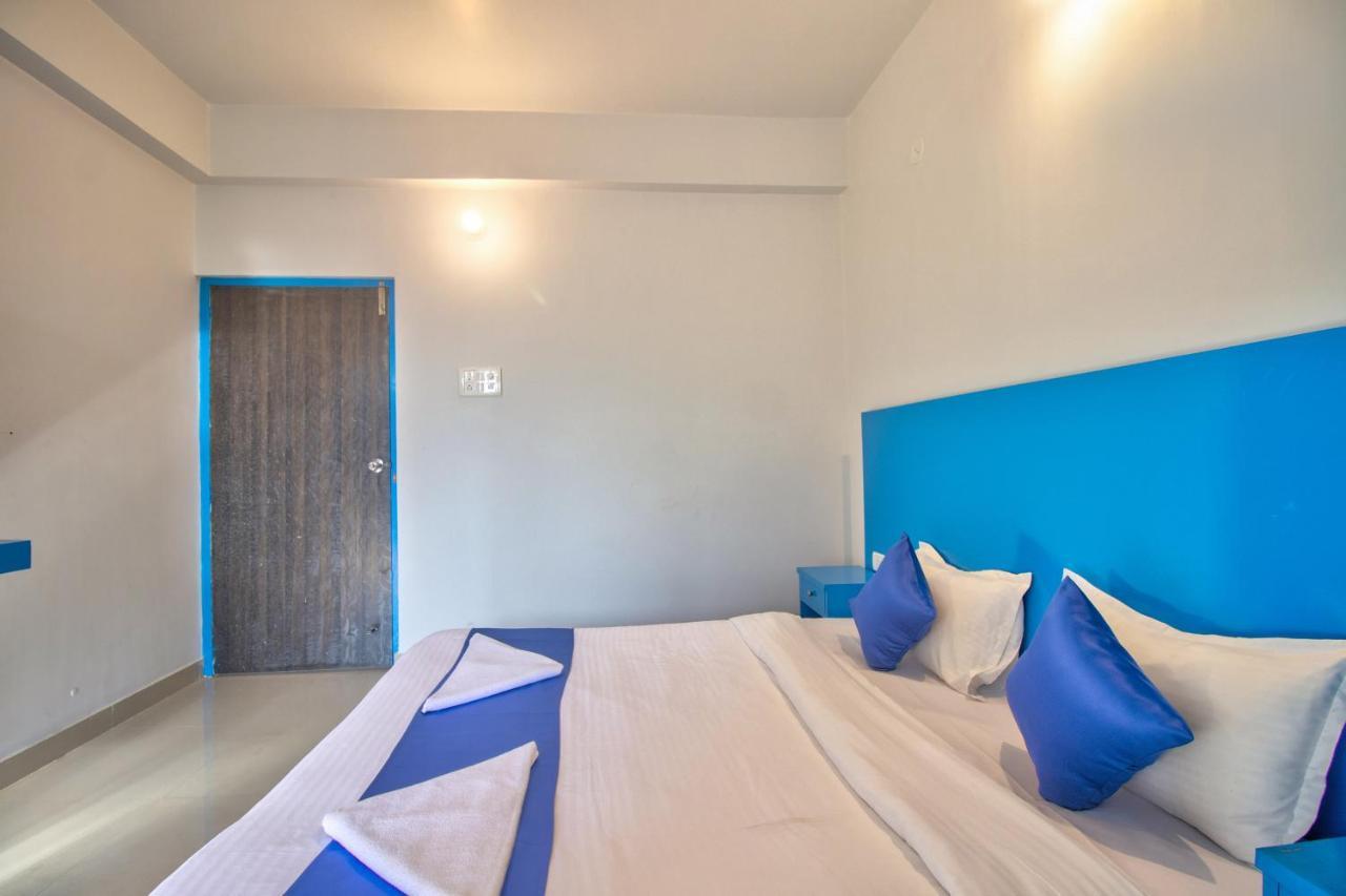 Mandrem Retreat Beach Resort Олд-Гоа Екстер'єр фото
