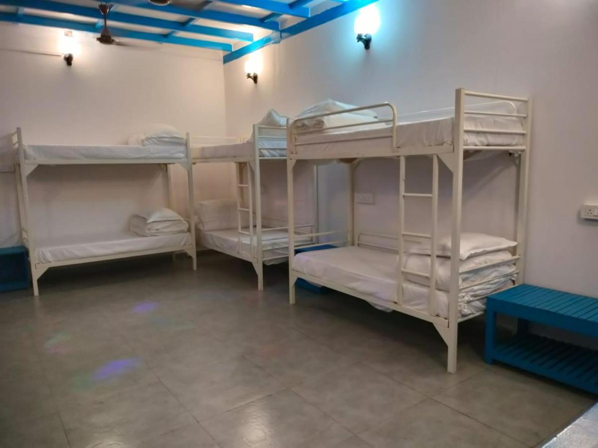 Mandrem Retreat Beach Resort Олд-Гоа Екстер'єр фото