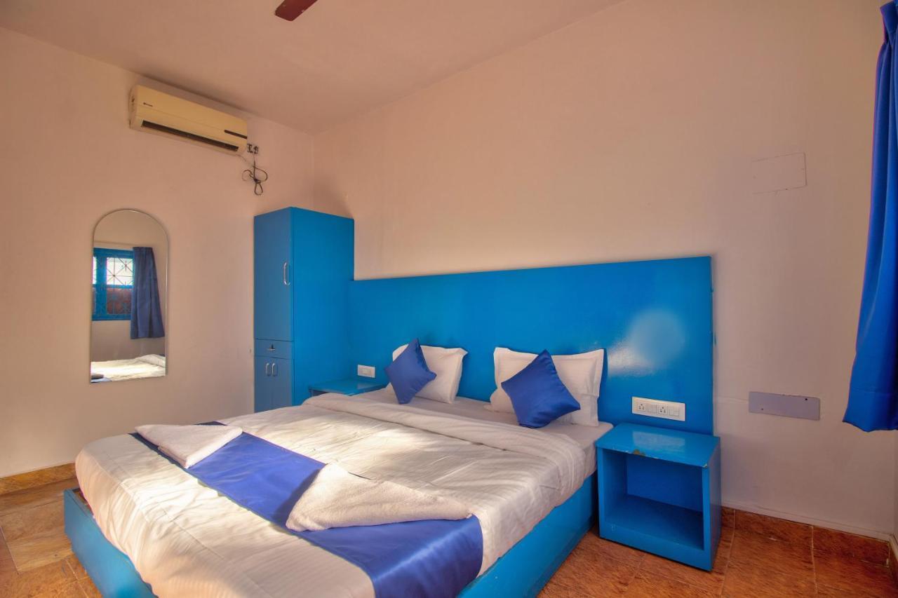 Mandrem Retreat Beach Resort Олд-Гоа Екстер'єр фото